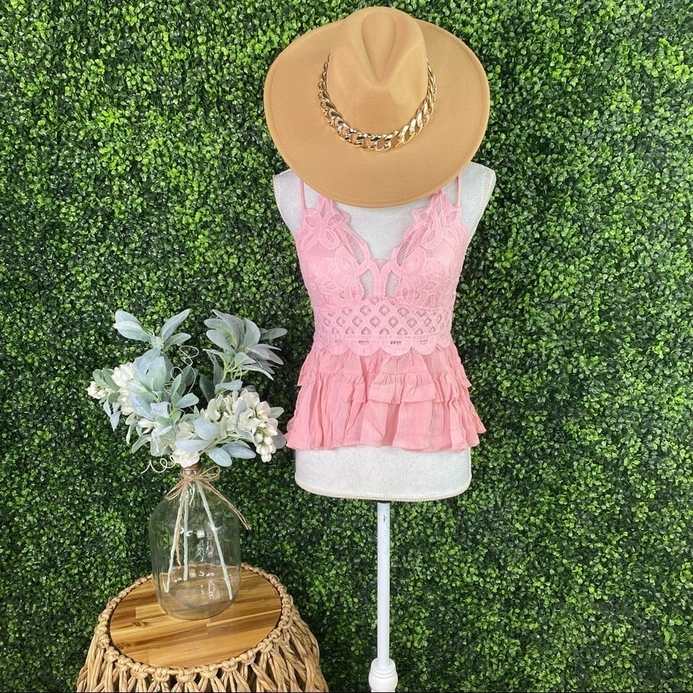 Nwt boutique pink baby doll Bella lace‎ top ruffle  coquette nwt